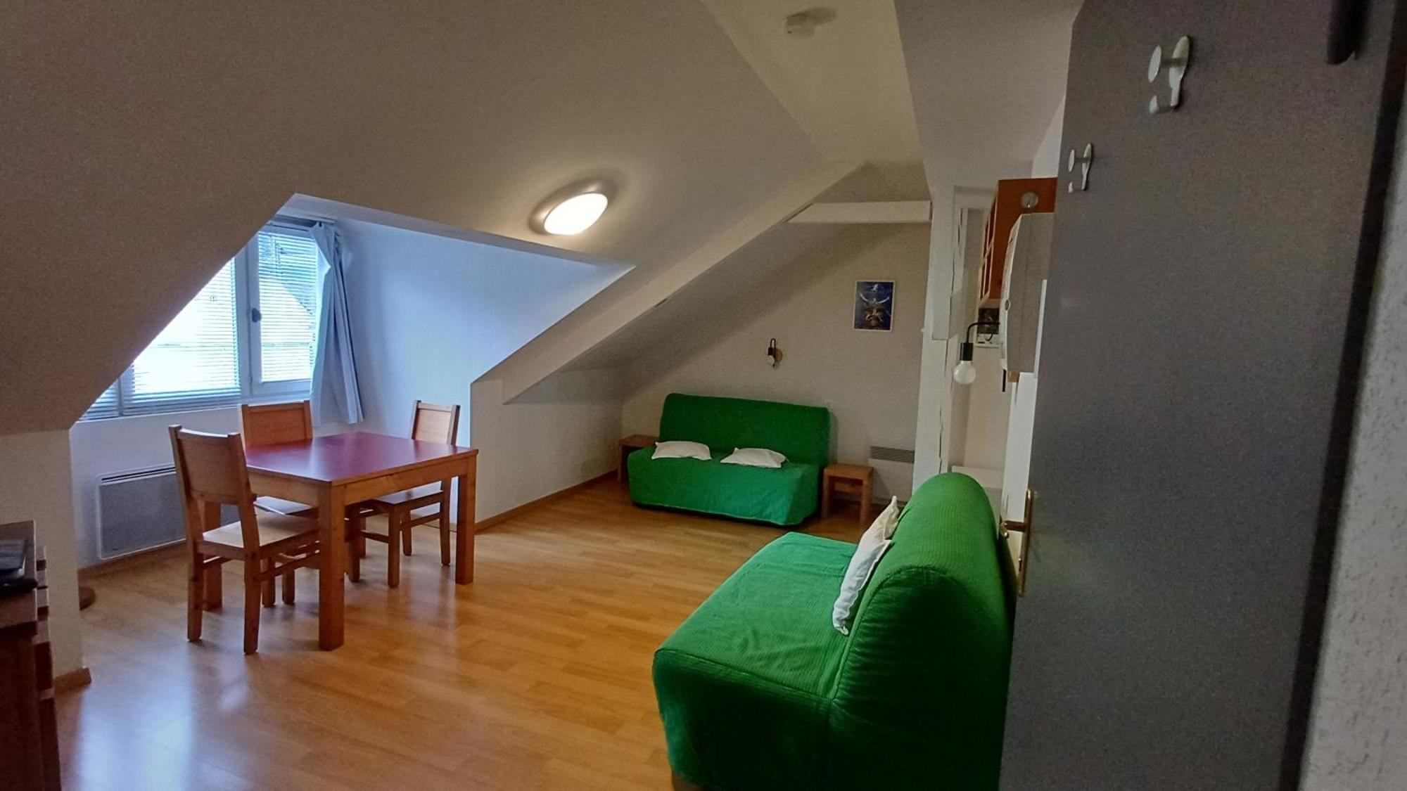 Studio Hyper Centre Lumineux Et Fonctionnel Luchon Bagnères-de-Luchon Esterno foto