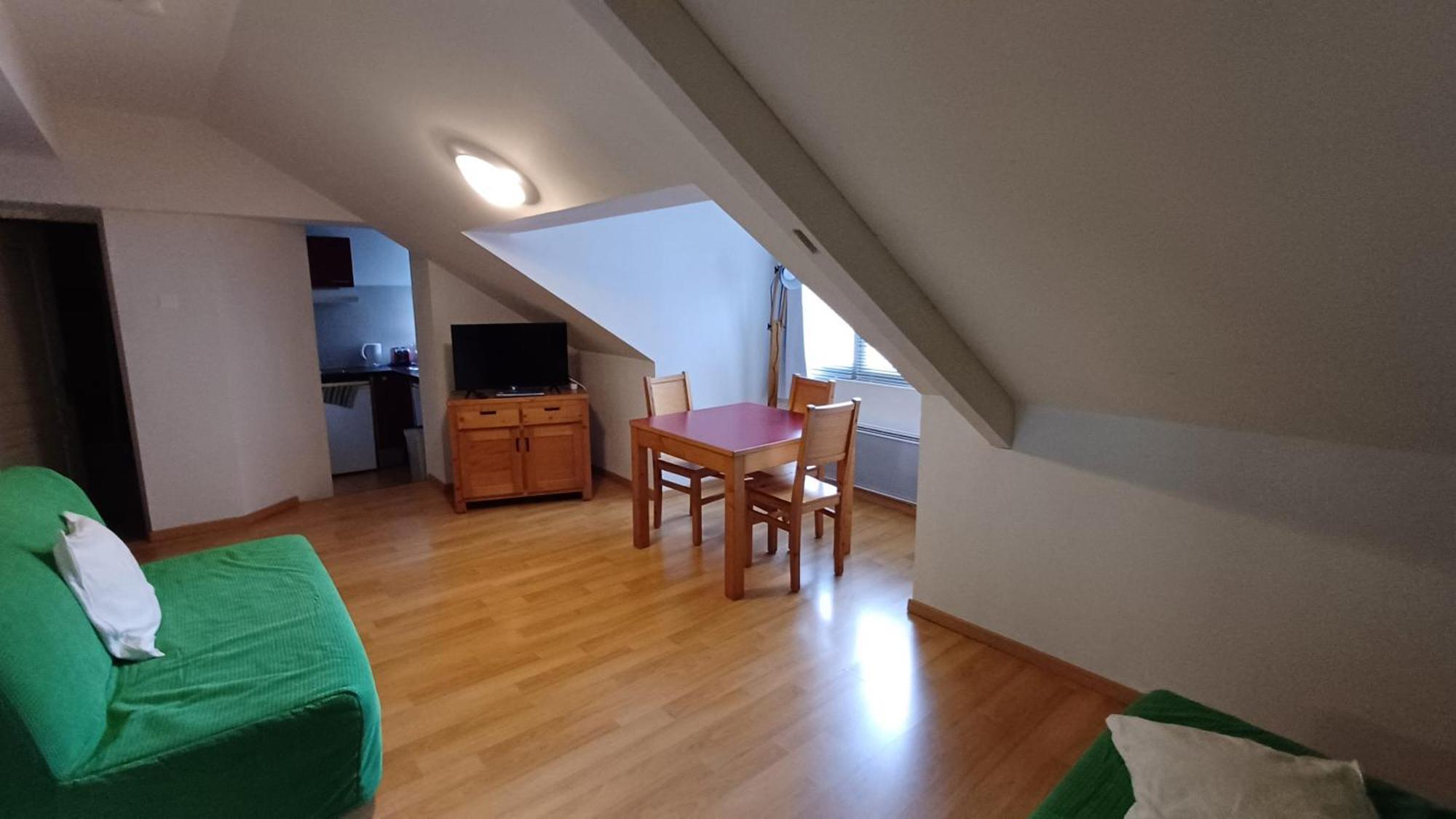Studio Hyper Centre Lumineux Et Fonctionnel Luchon Bagnères-de-Luchon Esterno foto
